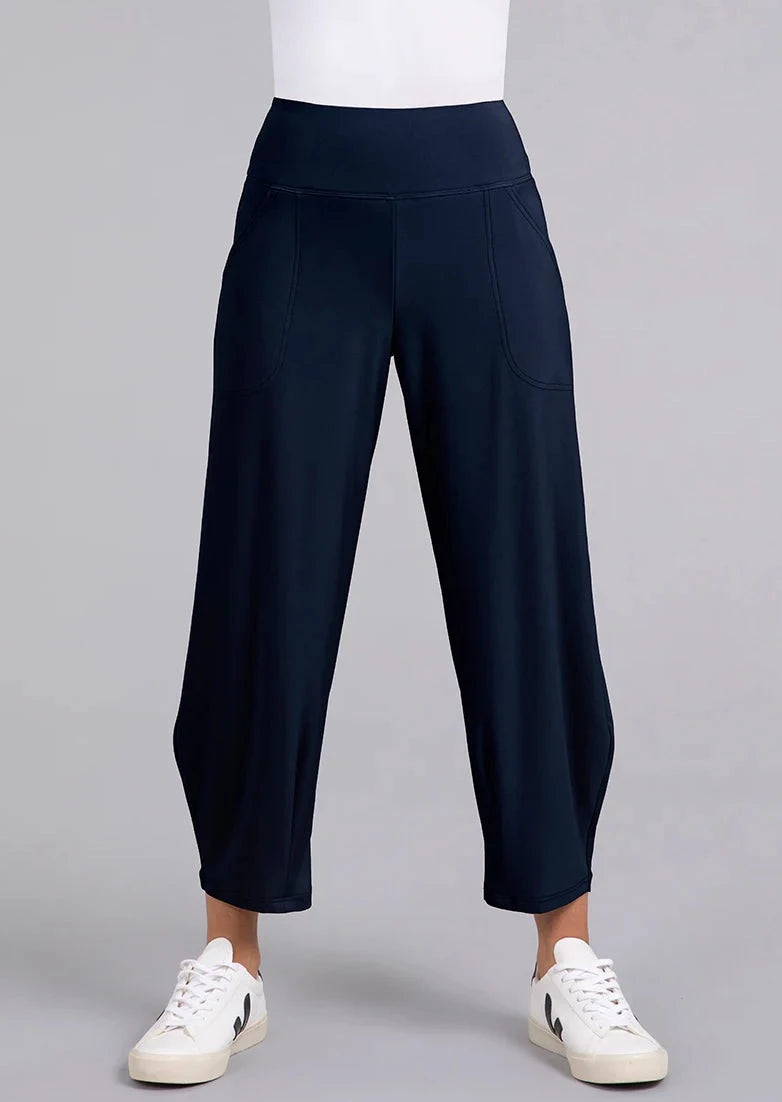 women's slim-fit pantsSympli - Narrow Lantern Pant