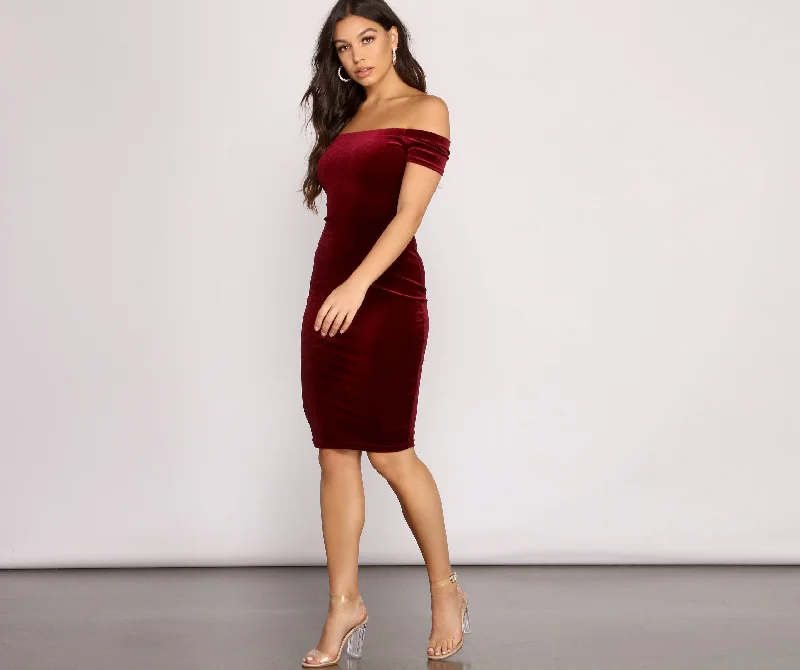 sleeveless midi dressesVelvet Luxe Stylish Bodycon Midi Dress