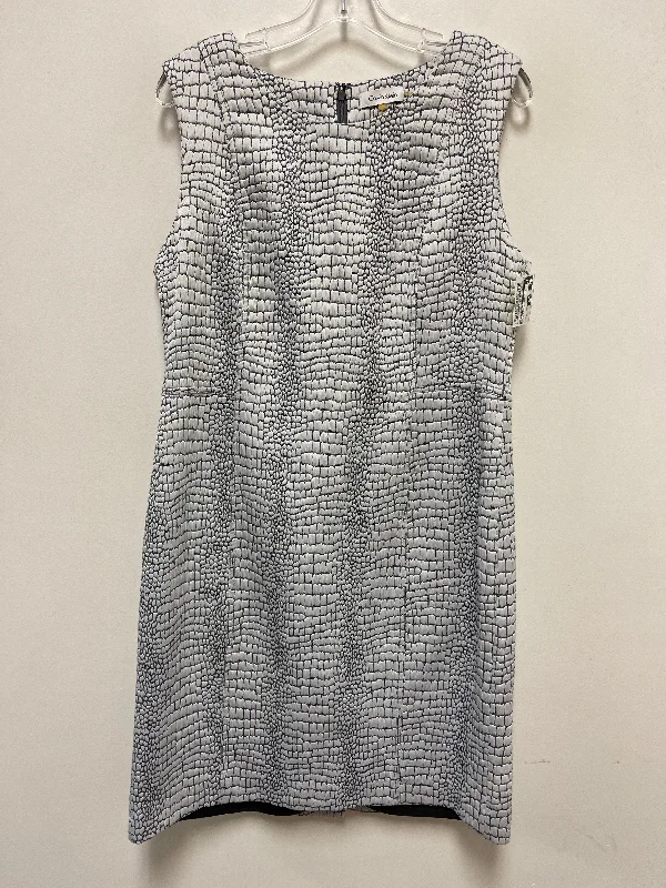 women's bell-sleeved dressesDress Casual Short By Calvin Klein In Grey, Size: 1x